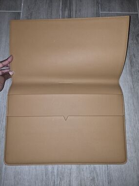 von Holzhausen MacBook 14" Portfolio Tan Leather Portfolio Folder
